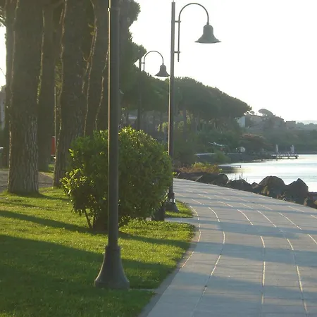 Holiday home Relax In Piazzetta Casa E Per Vacanze Trevignano Romano